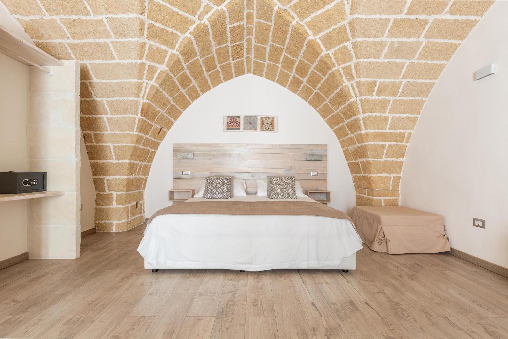 Clara Domus Bed & Breakfast Gallipoli Exterior photo