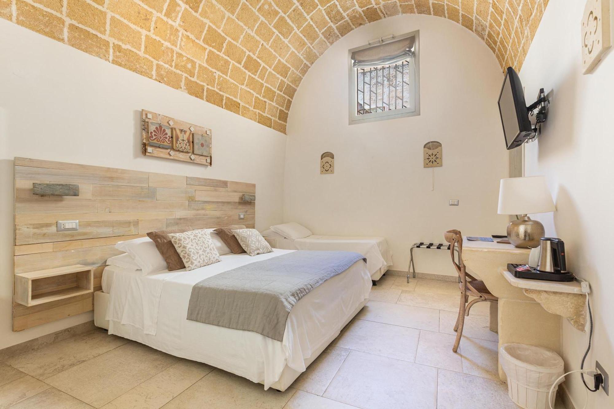 Clara Domus Bed & Breakfast Gallipoli Exterior photo