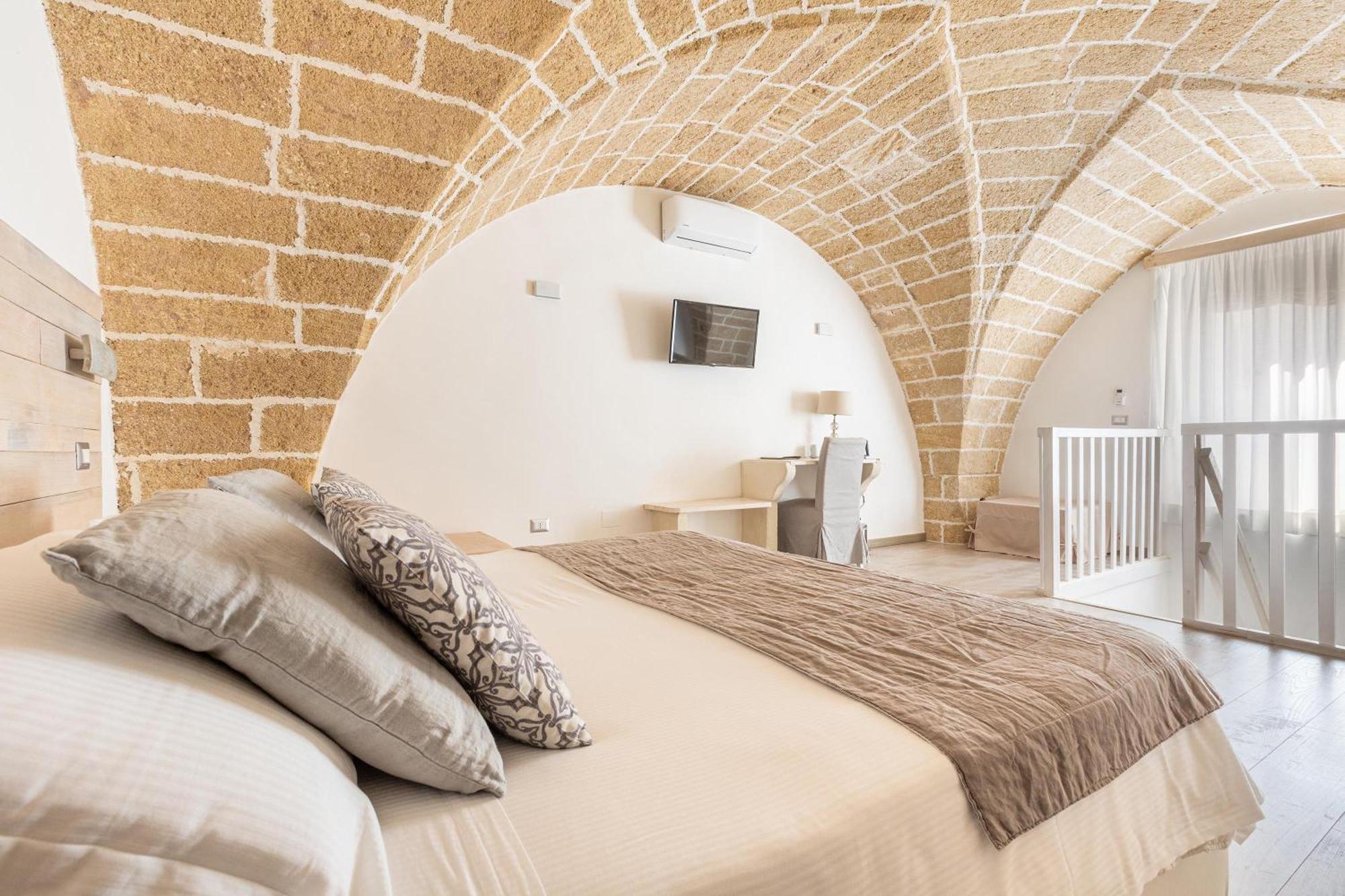 Clara Domus Bed & Breakfast Gallipoli Exterior photo